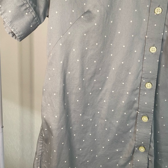 Banana Republic Silver and white Polka dot button down. Size 8 - Picture 5 of 8